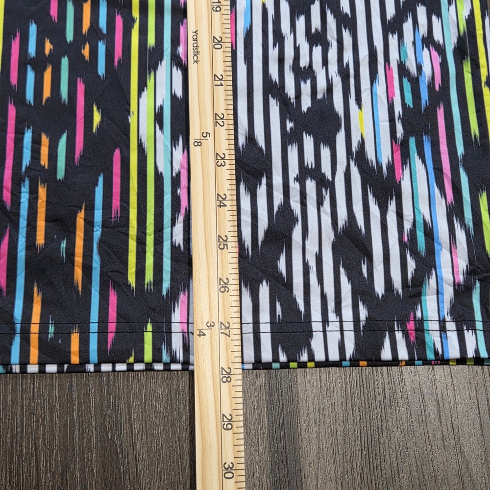 Sunday Swagger Mens Golf Polo Shirt Multicolor Ikat Stripe Performance Size M - Picture 2 of 9